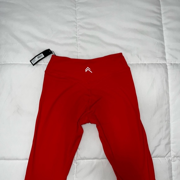 UNIFIED WRAP LEGGINGS
Color:
Muscle Mommy Red Regular Length - Picture 7 of 11